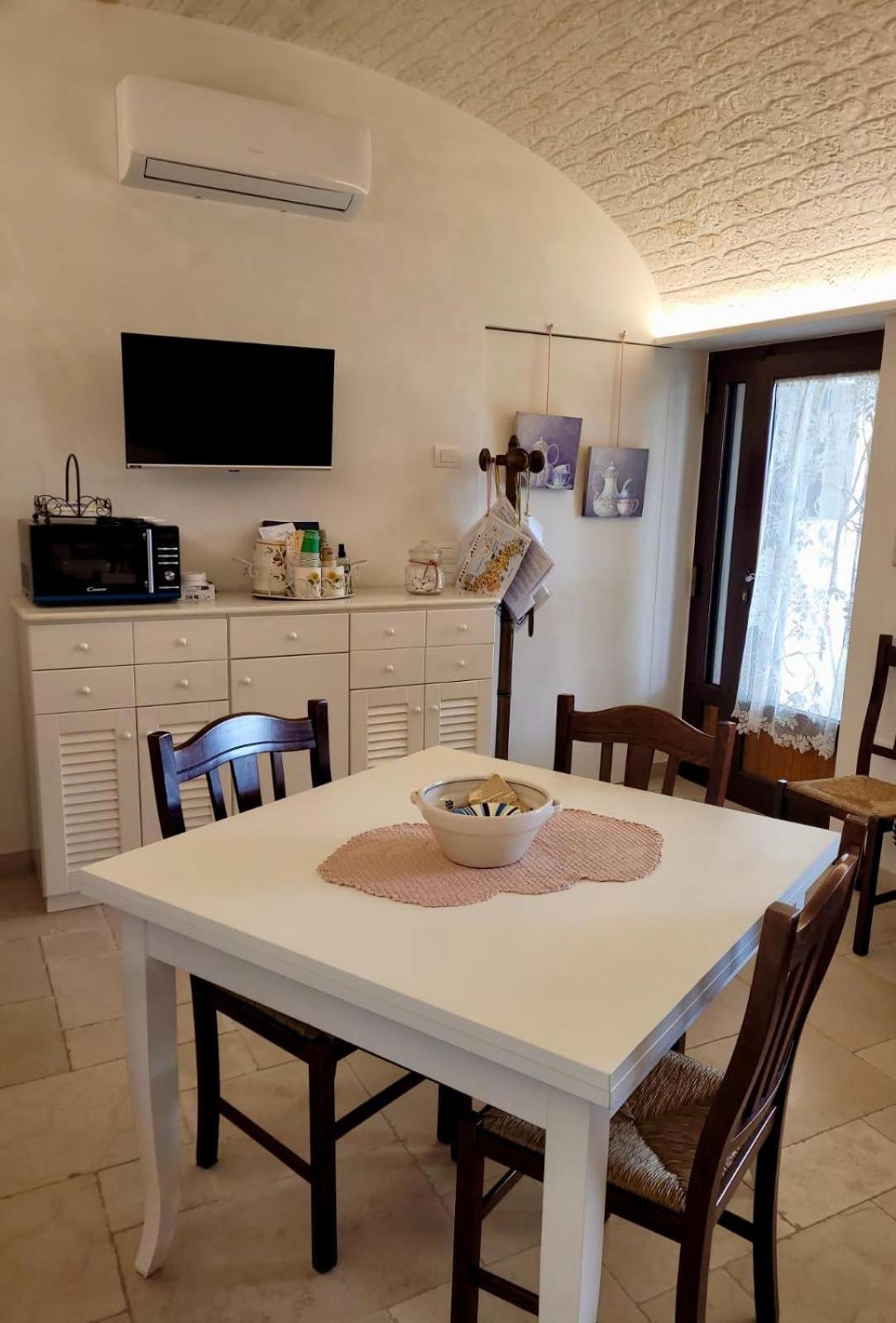 Valle D'Itria Trulli E Alcova Mikael Cisternino Luaran gambar